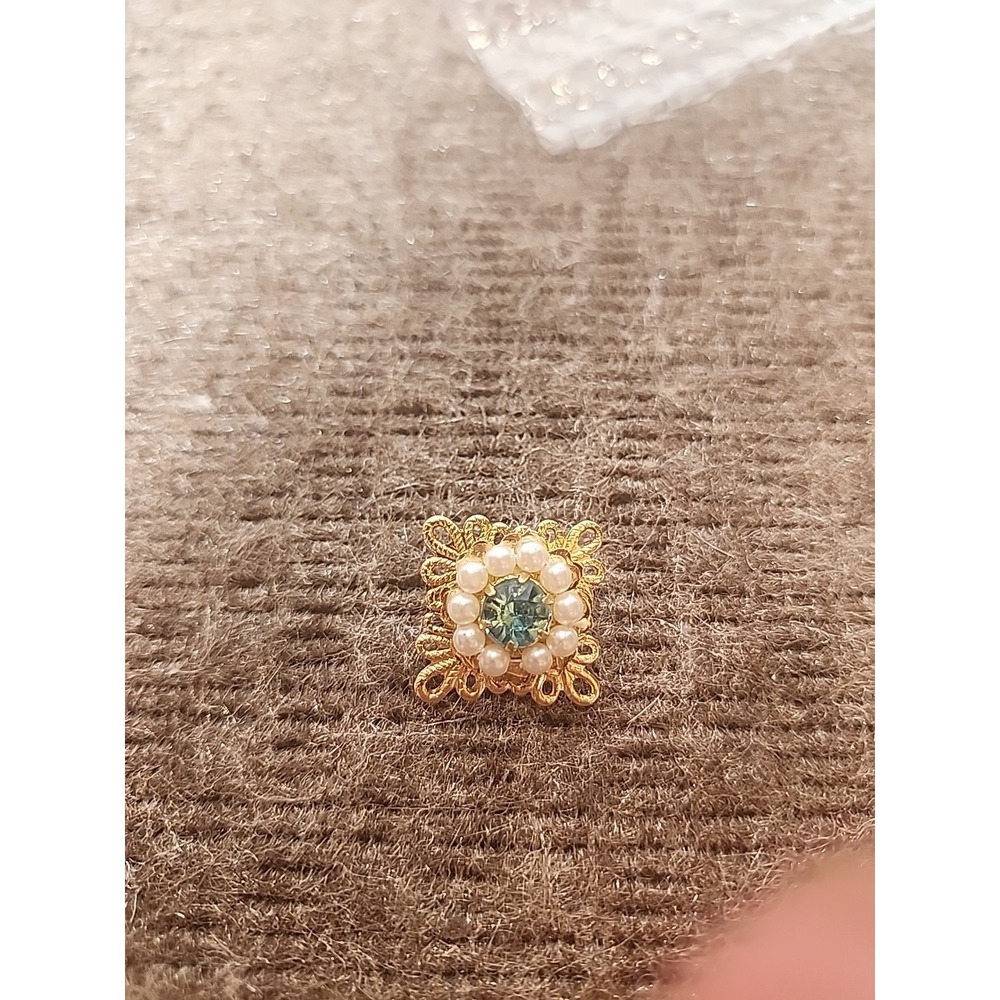 Floral Rhinestone & Faux Pearl Mandala-style Brooch